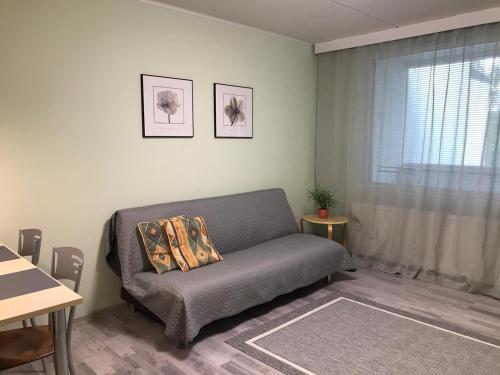 Spacious 1bdrm apartment near metro. Free parking