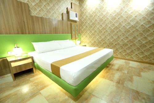 Victoria Court Cuneta Motorist Lodge