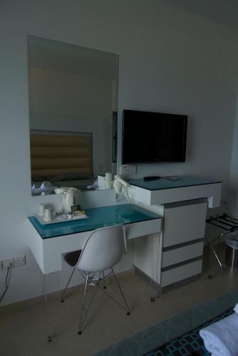Leonardo Cypria Bay