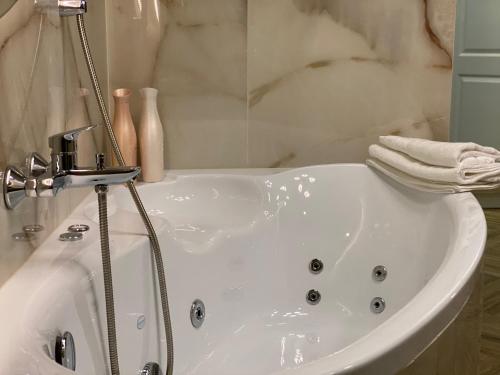 Family & Business Sauna Apartments Sienkiewicza Wesoła No3 - No4 Centrum Downtown - 1-2 Bedroom with Private Sauna, Parking