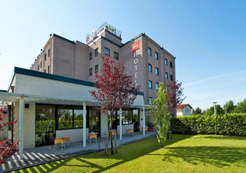 Ibis Florence Prato East