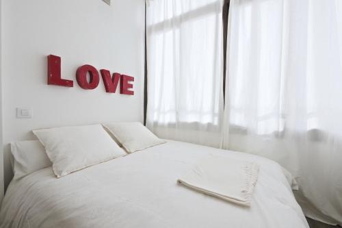 The White Flats Sant Antoni