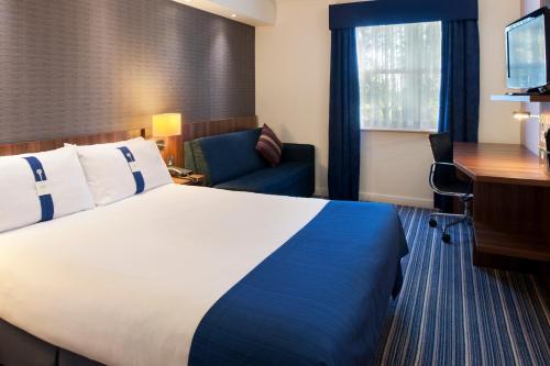 Holiday Inn Express Leeds East