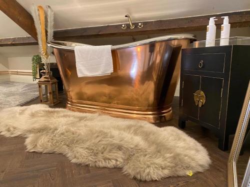 The Hive At Poppi Red