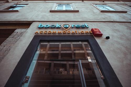 Bookarest Hostel Malta