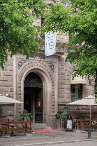 Elite Plaza Hotel
