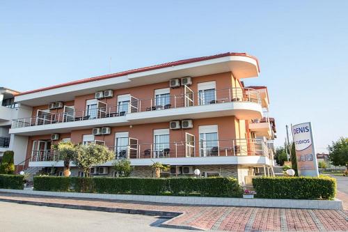 Denis Studios And Apartments