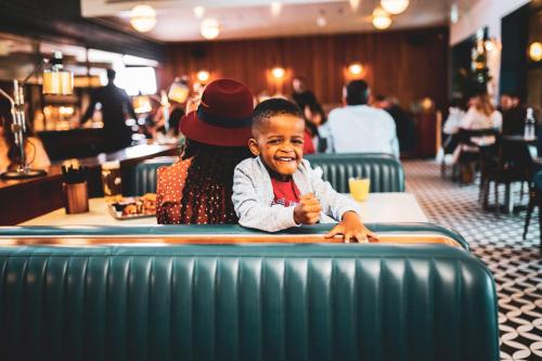 Mollie's Motel & Diner