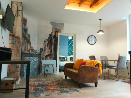 Les Volets Bleus - Deux appartements et un studio, Jardin