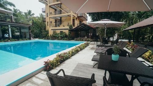 Point 303 Cloud 9 Resort
