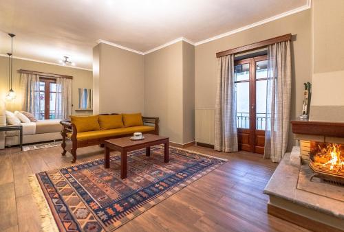 Ef Zin Studios & Suites Hotel