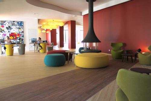 Hotel C-Suites
