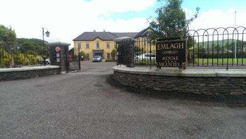 Emlagh Country House