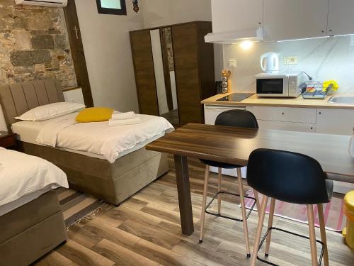Elena Rooms