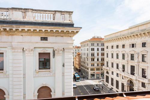 JOIVY Premium Apartments - Trieste Mazzini
