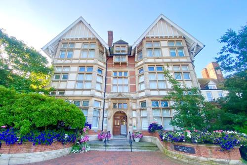 The Yarrow Hotel