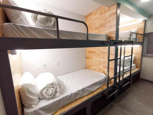 Cwtsh Hostel