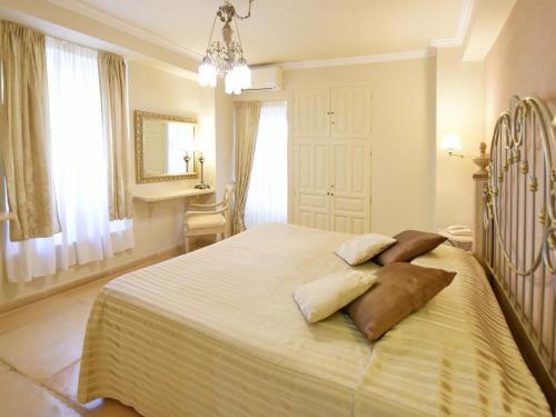 Angelica VIP Boutique Hotel