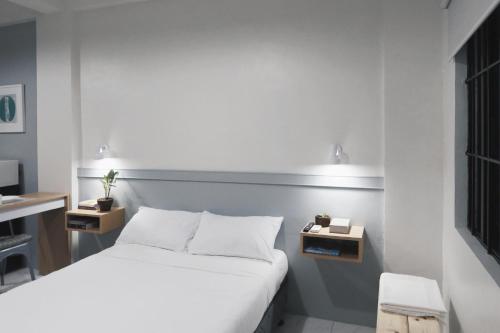 Dragonfly Transient House