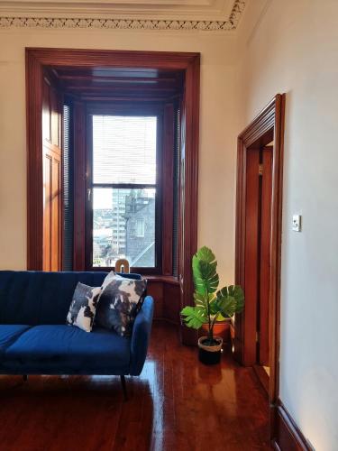 Luxury 2 bedroom city centre apartment with panoramic views and high ceilings