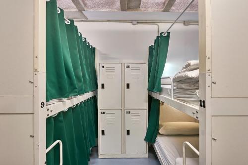 Hola Hostal Collblanc