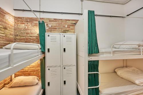 Hola Hostal Collblanc