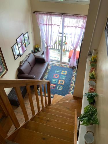 Bright and Sunny Condo with Balcony min 2 nights