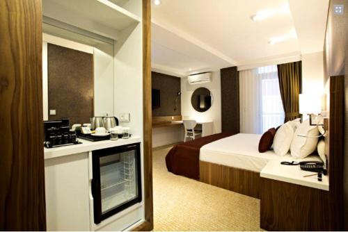 End Glory Hotel