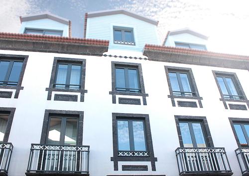 Faial Marina Apartments