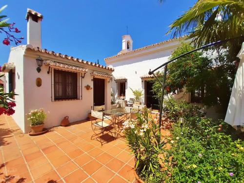 Escuela la Crujia Bed and Breakfast