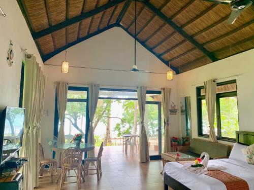 Moon Beach Villas El Nido