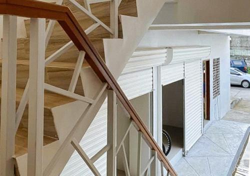 Leonila's Travellers Inn