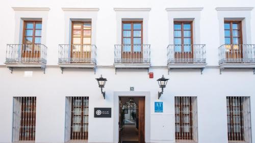 Lola De Triana Apartments