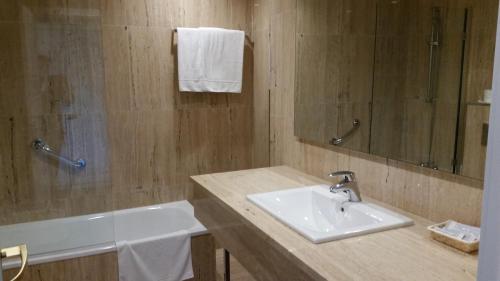 Hotel Alcazar Irun Centro Ciudad