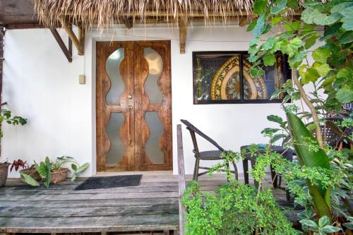 Niu Ohana East Bay Hotel and Apartments