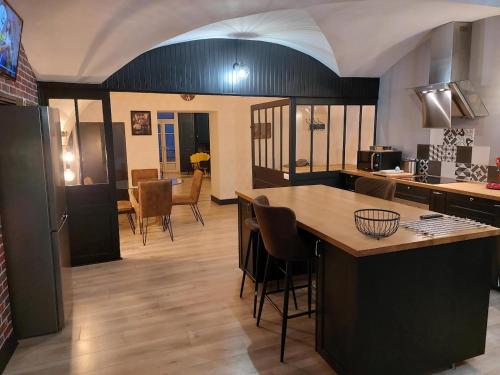 L'INATTENDU Vue imprenable, clim, parking avec borne de recharge, ménage inclus