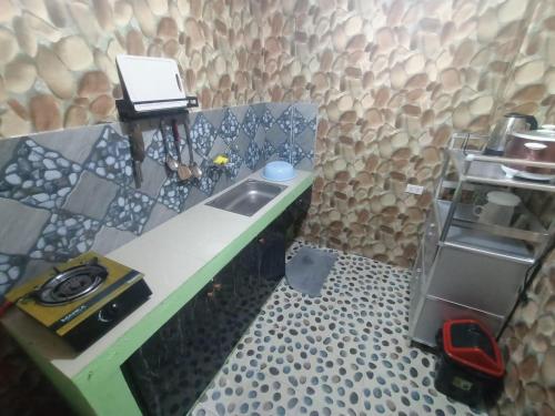 DJCI Apartelle Walk to Robinson & NE Pacific Mall 3 Min to SM Cabanatuan