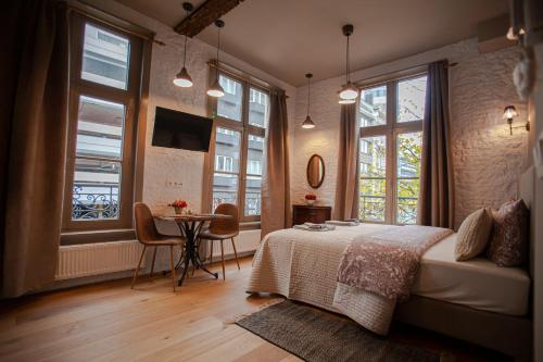 Luxury Suites Meir by Rikas Hotels