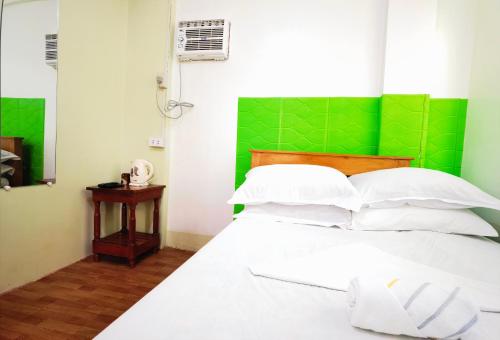RedDoorz at D128 Lodge Cagayan Valley