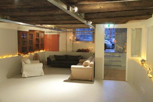 Top-notch apartment along canal in historic centre