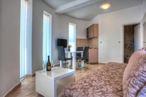 Guest House Pržno Bay