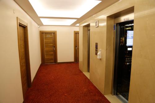 Grand Zara Hotel