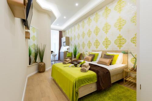 Budapest Holidays Harmony