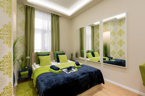 Budapest Holidays Harmony