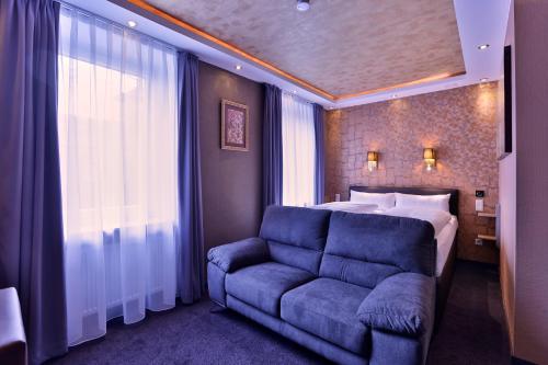 Stay-Inn Boardinghouse