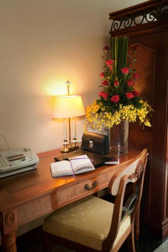 Waterfront Cebu City Hotel & Casino