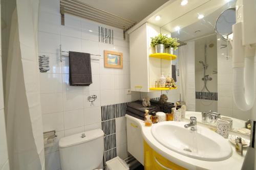 Les Patios Du Marais Residence