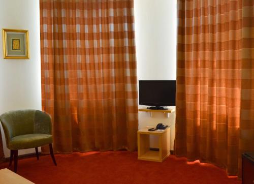Hotel Capitol