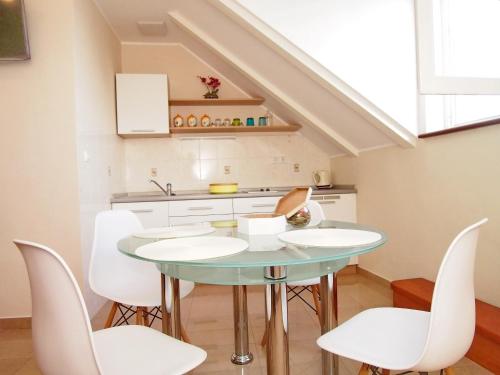 Apartments & Rooms Ivusic