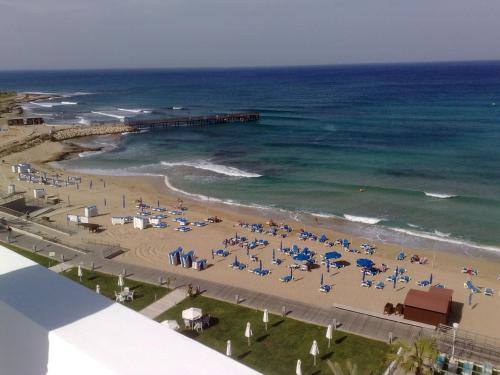 Vrissaki Beach Hotel